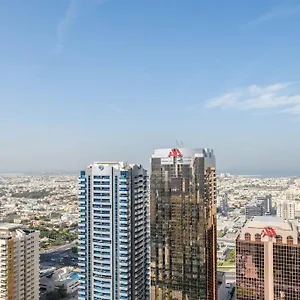 Luxury Retreat, & Sea Views, Metro Nearby Dubai